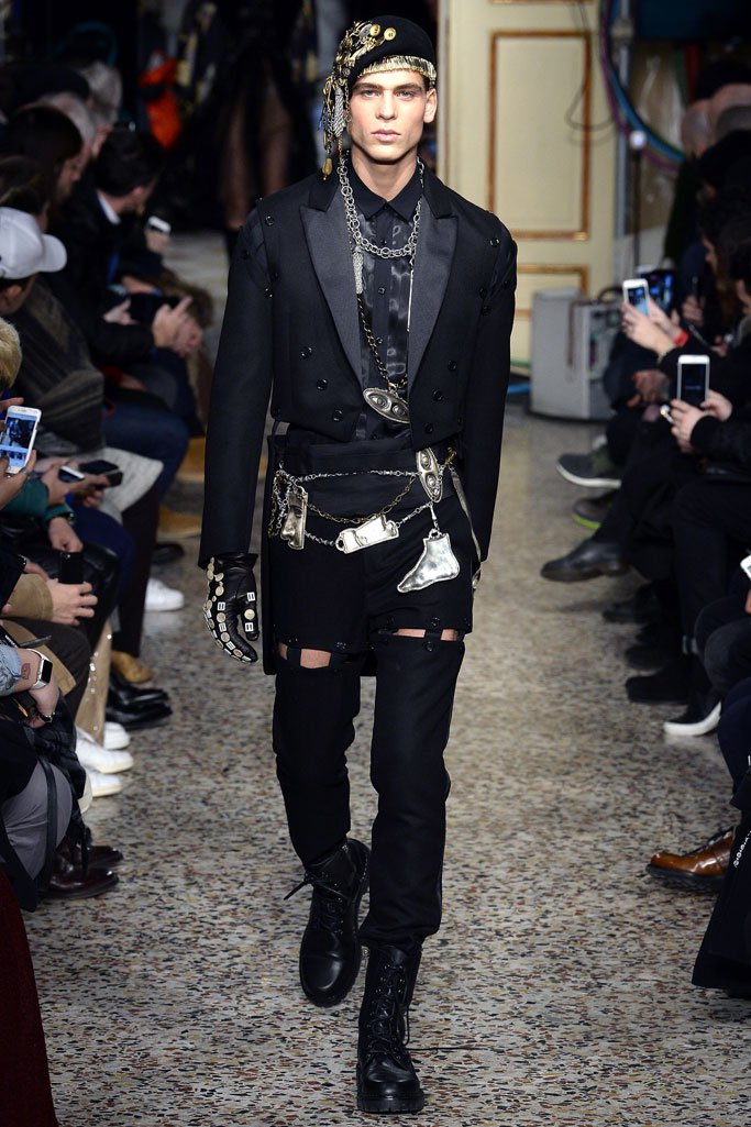 Moschino（莫斯奇诺）2024米兰时装周男装秀