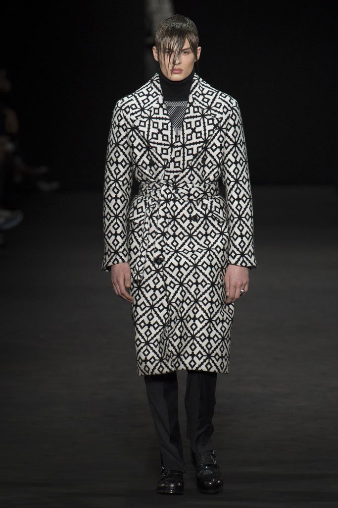 Versace（范思哲）2024米兰时装周秋冬男装秀