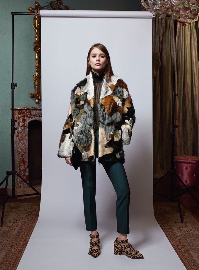 Blumarine（蓝色情人）2024女装品牌广告大片
