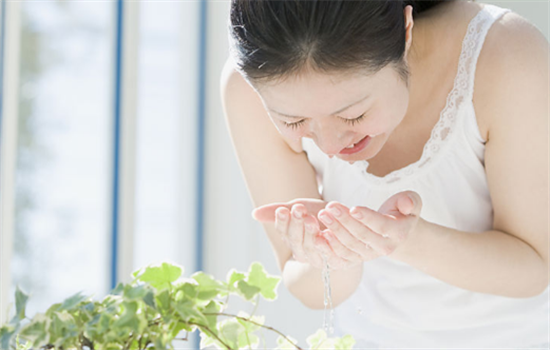 白醋洗脸后需要清洗掉吗 清洁做到位皮肤才会好