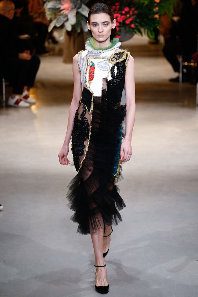 Viktor & Rolf（维果罗夫）2024巴黎时装周春夏时装秀