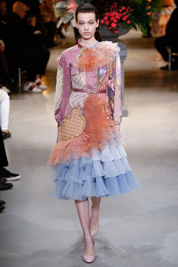 Viktor & Rolf（维果罗夫）2024巴黎时装周春夏时装秀