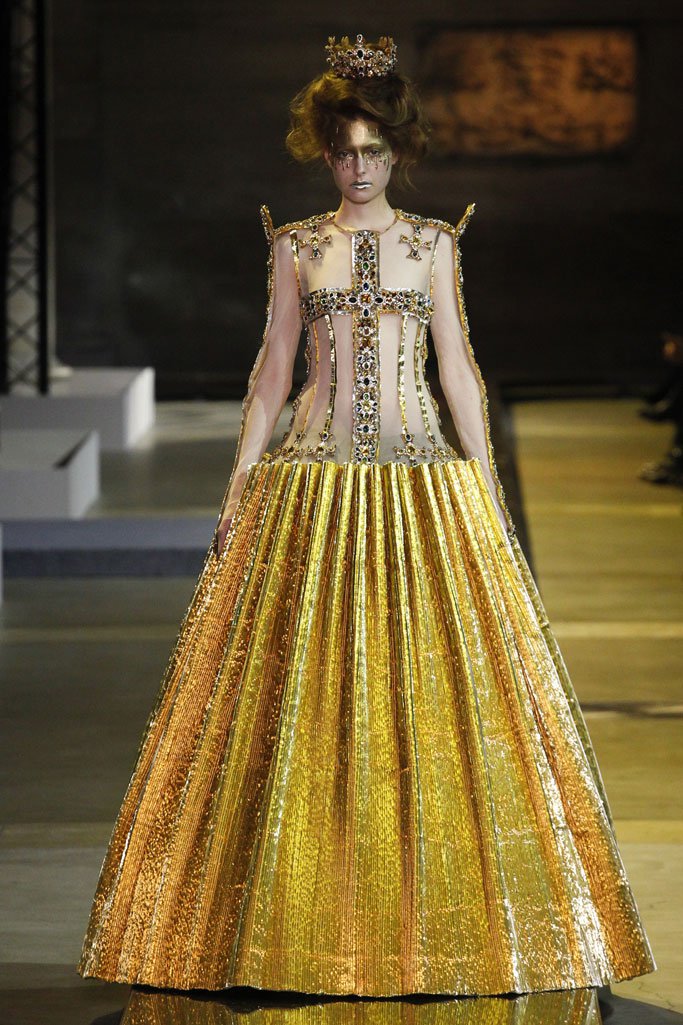 Guo Pei（郭培）2024巴黎时装周春夏高级定制时装秀