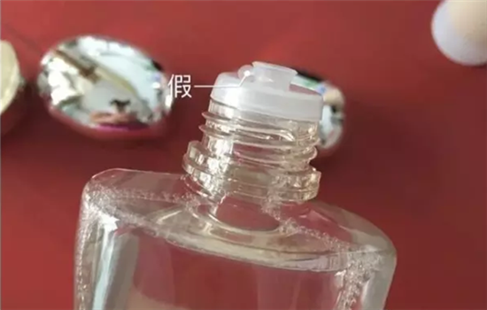 IPSA流金水真假辨别图 不仔细分别很容易把假货当真