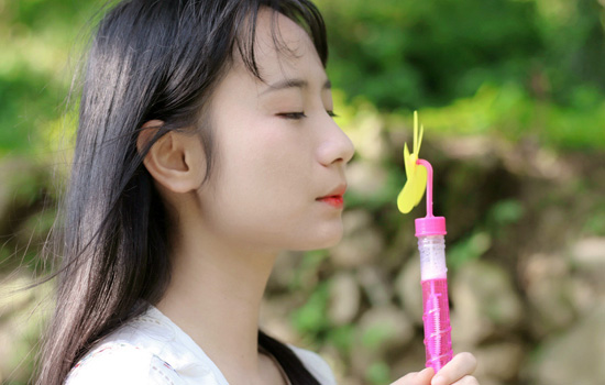 化妆棉可以用什么代替 没有化妆棉也能护肤化妆和卸妆