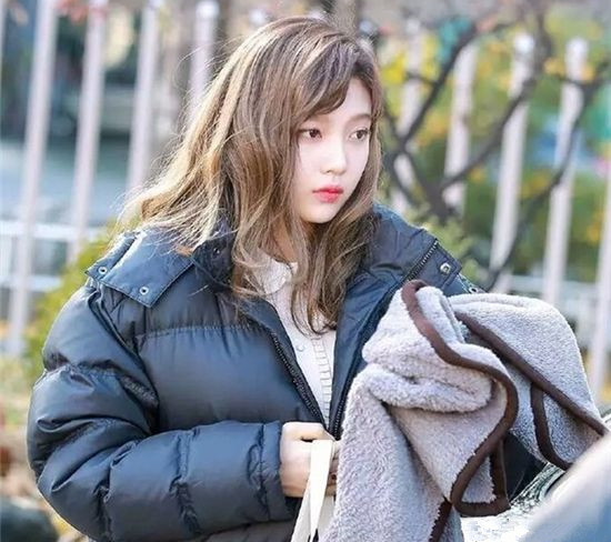 春天染什么颜色好看 换个发色=换个心情