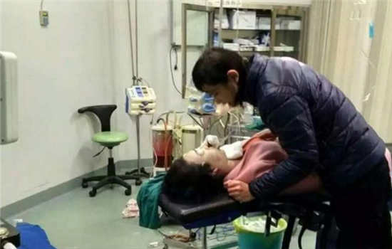 割双眼皮去医院还是美容院 血淋淋的案例让你知道去哪里割好