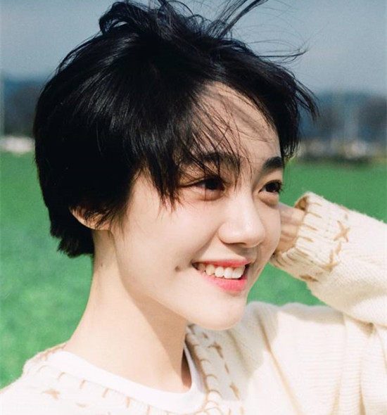 女生流行发型图片2025 让这八款让你美起来