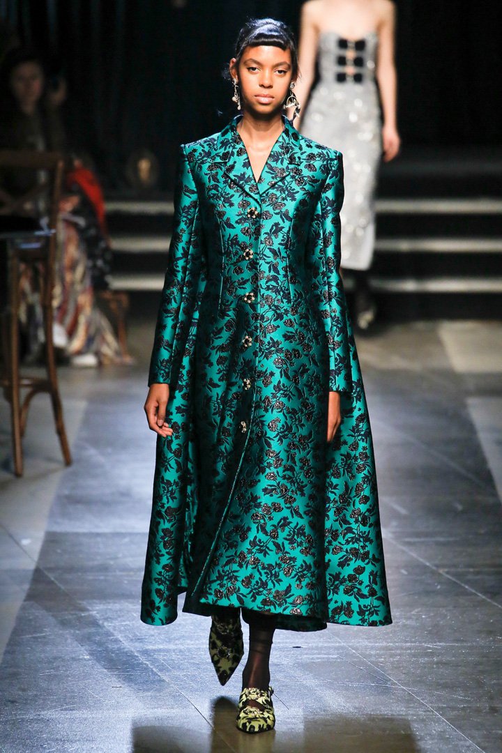 Erdem（艾尔丹姆）2024伦敦时装周时装秀