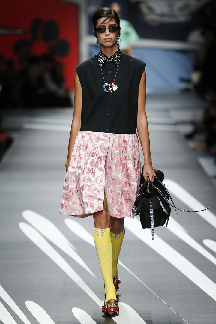 PRADA（普拉达）2024米兰时装周时装秀