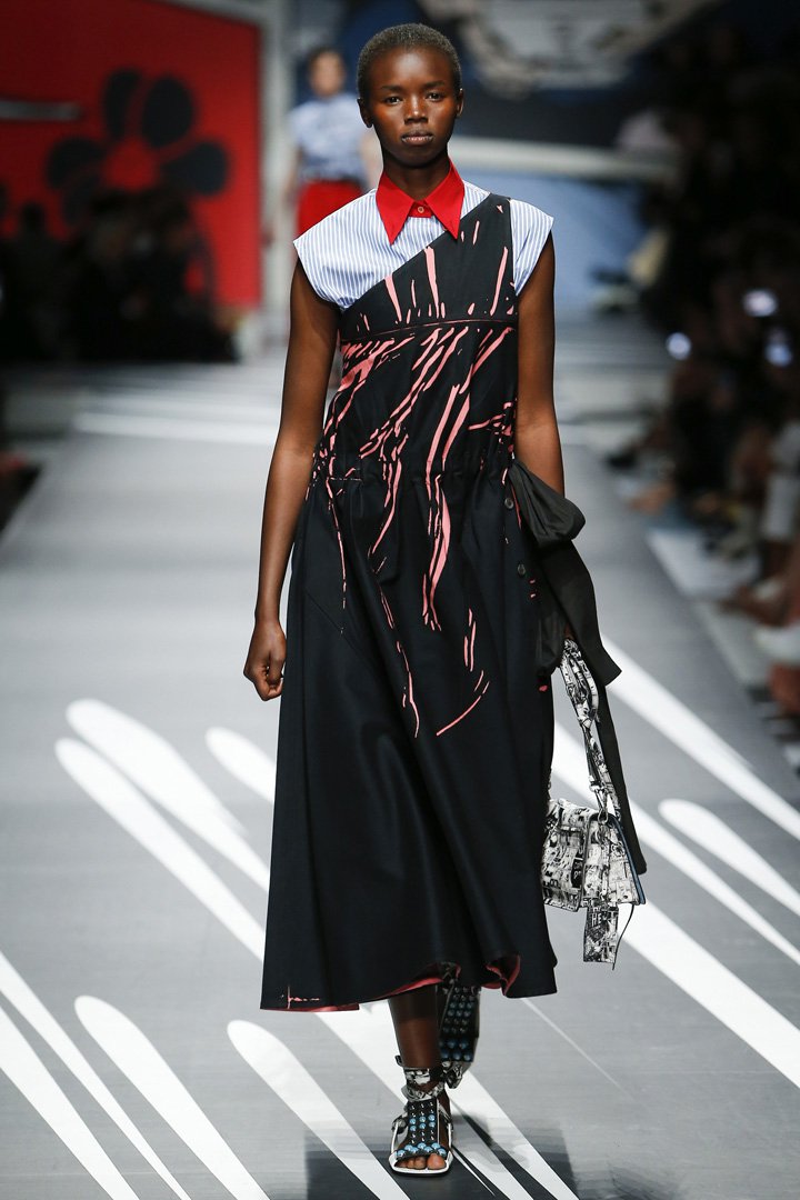 PRADA（普拉达）2024米兰时装周时装秀