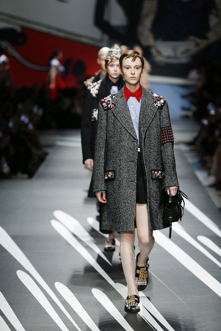 PRADA（普拉达）2024米兰时装周时装秀