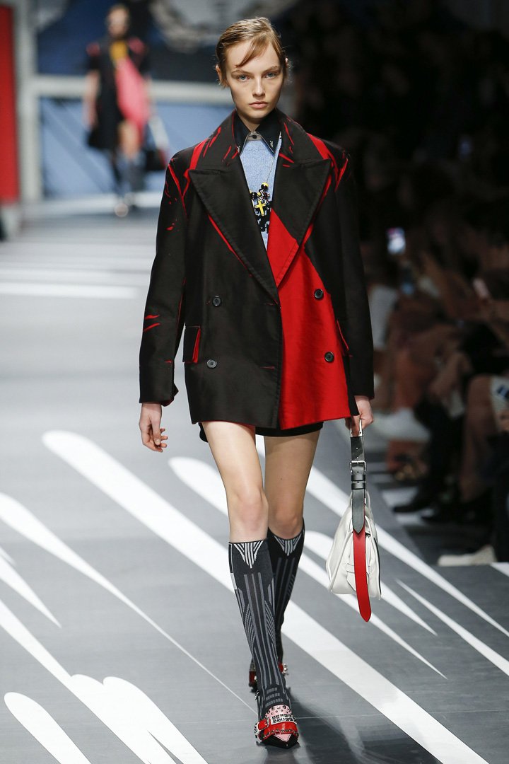 PRADA（普拉达）2024米兰时装周时装秀