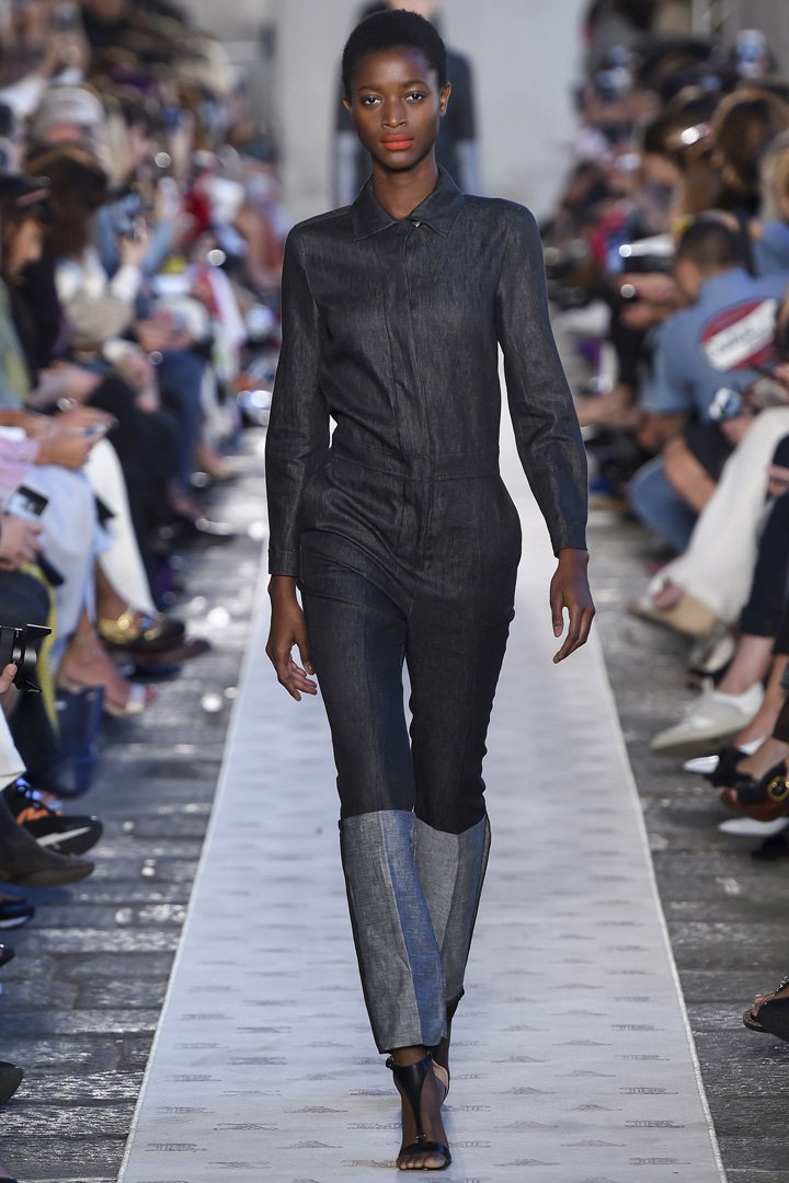 Max Mara（麦丝玛拉）2024米兰时装周时装秀