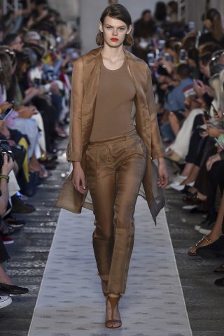 Max Mara（麦丝玛拉）2024米兰时装周时装秀
