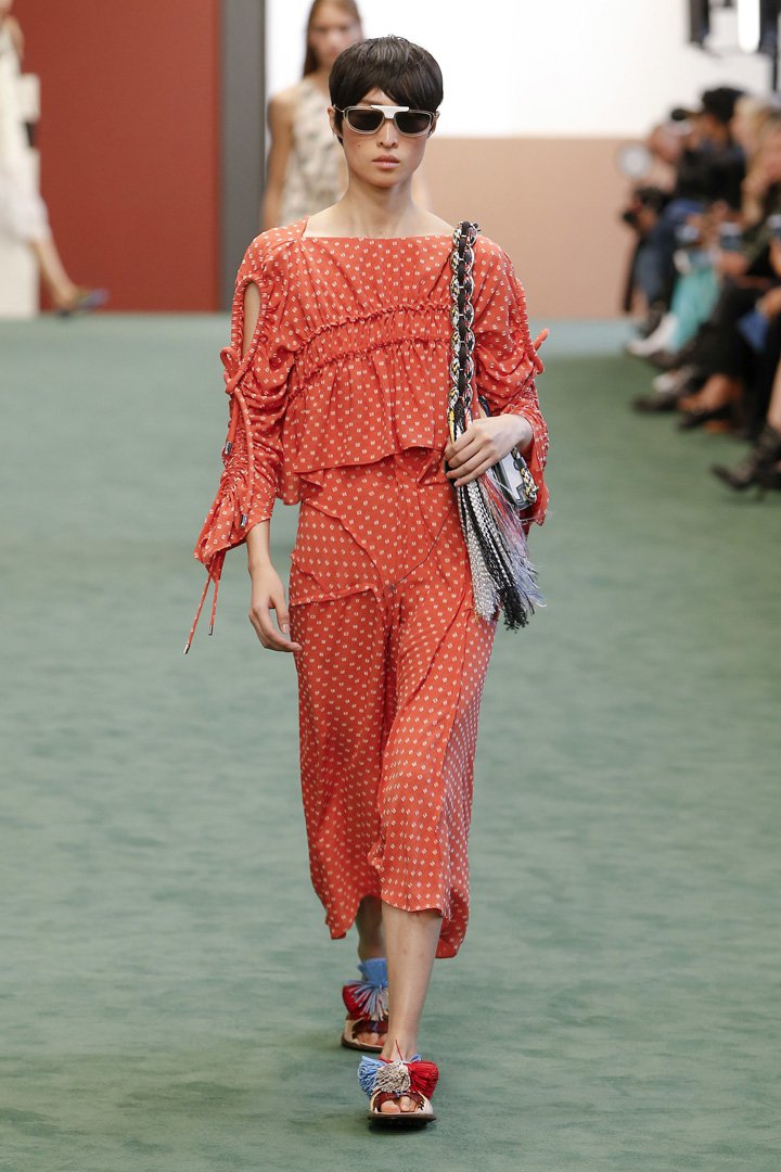 Carven（卡纷）2024巴黎时装周时装秀