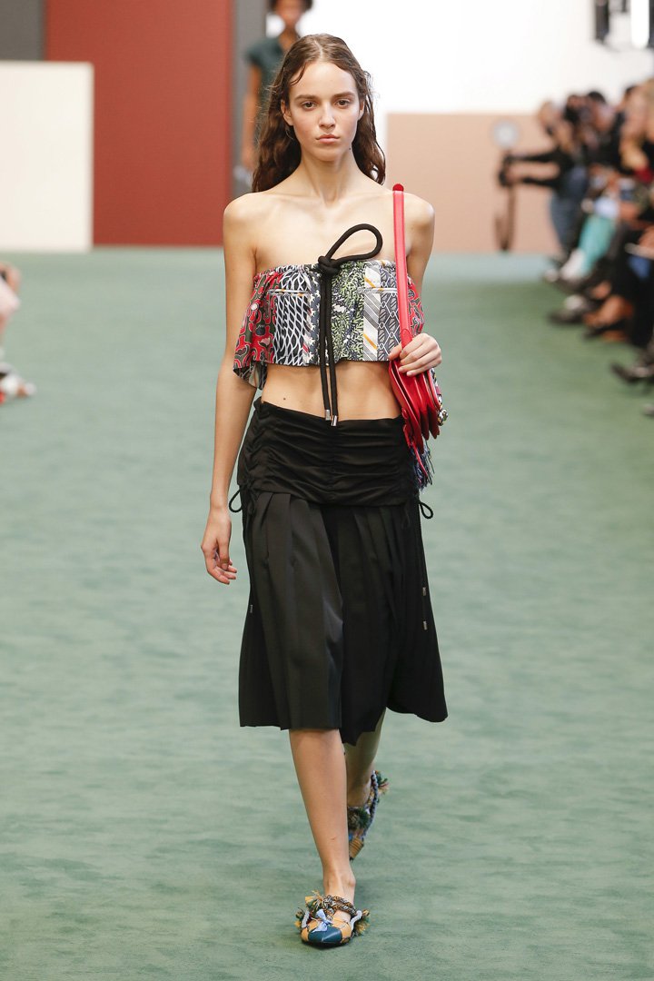 Carven（卡纷）2024巴黎时装周时装秀