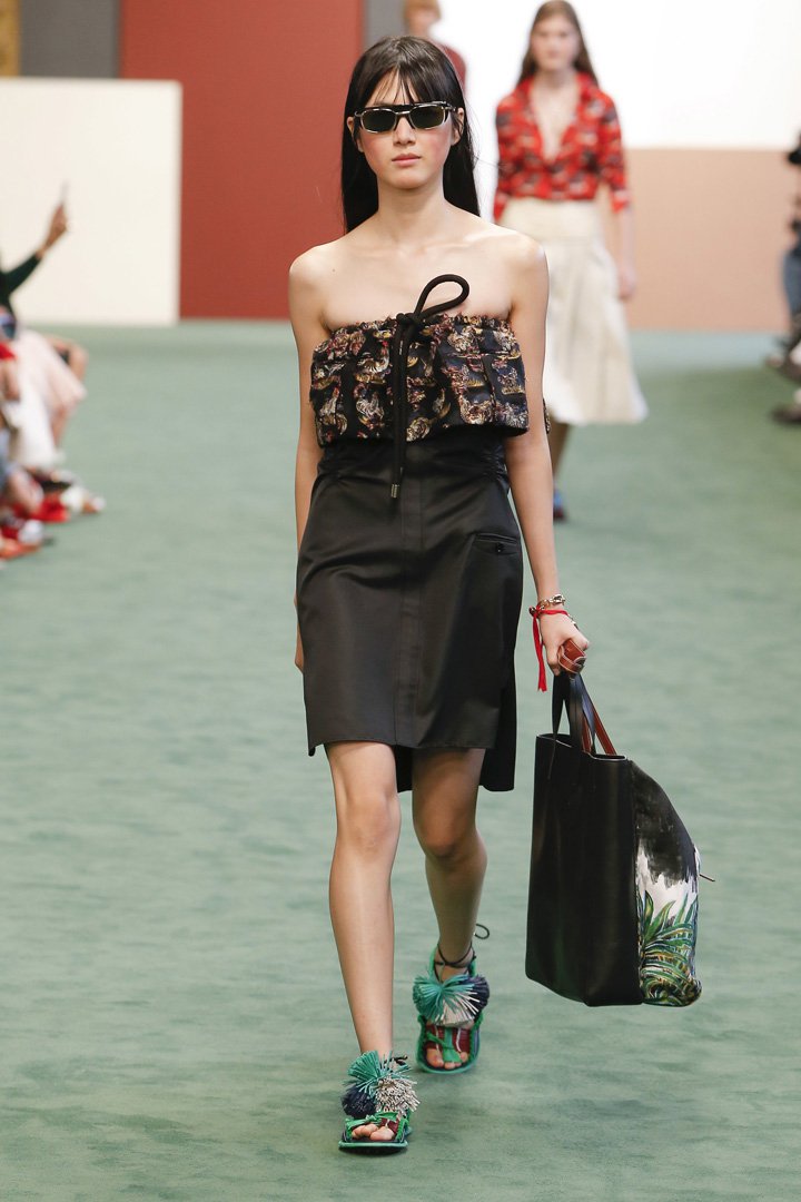Carven（卡纷）2024巴黎时装周时装秀