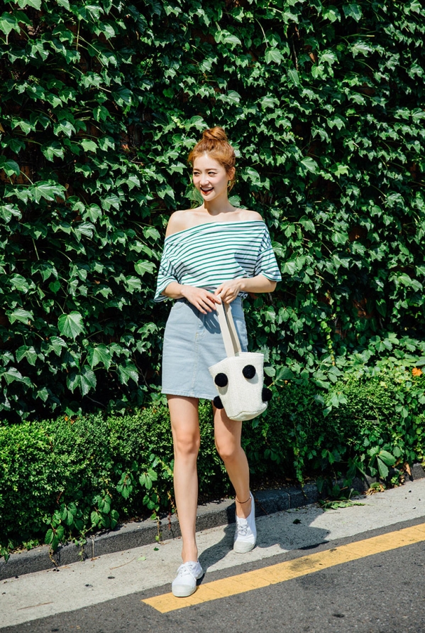 T恤配牛仔裙怎么搭配　塑造夏日俏皮少女范儿