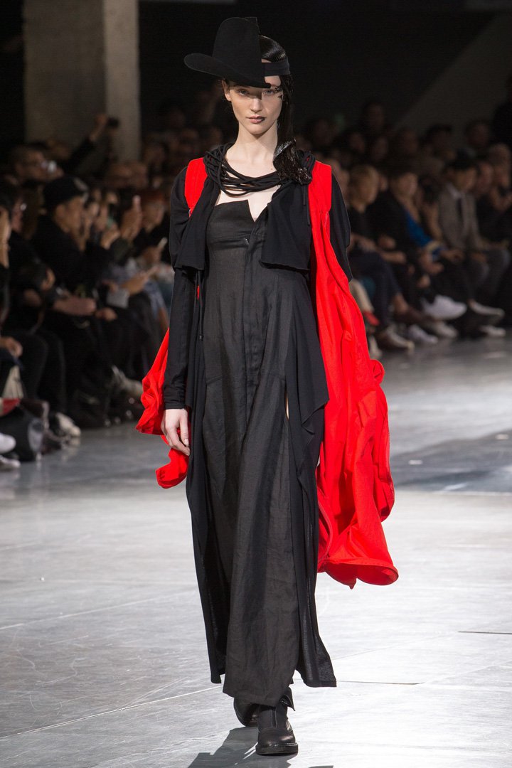 Yohji Yamamoto（山本耀司）2024巴黎时装周时装秀