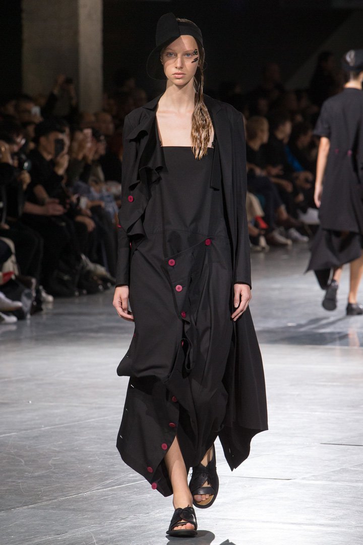 Yohji Yamamoto（山本耀司）2024巴黎时装周时装秀
