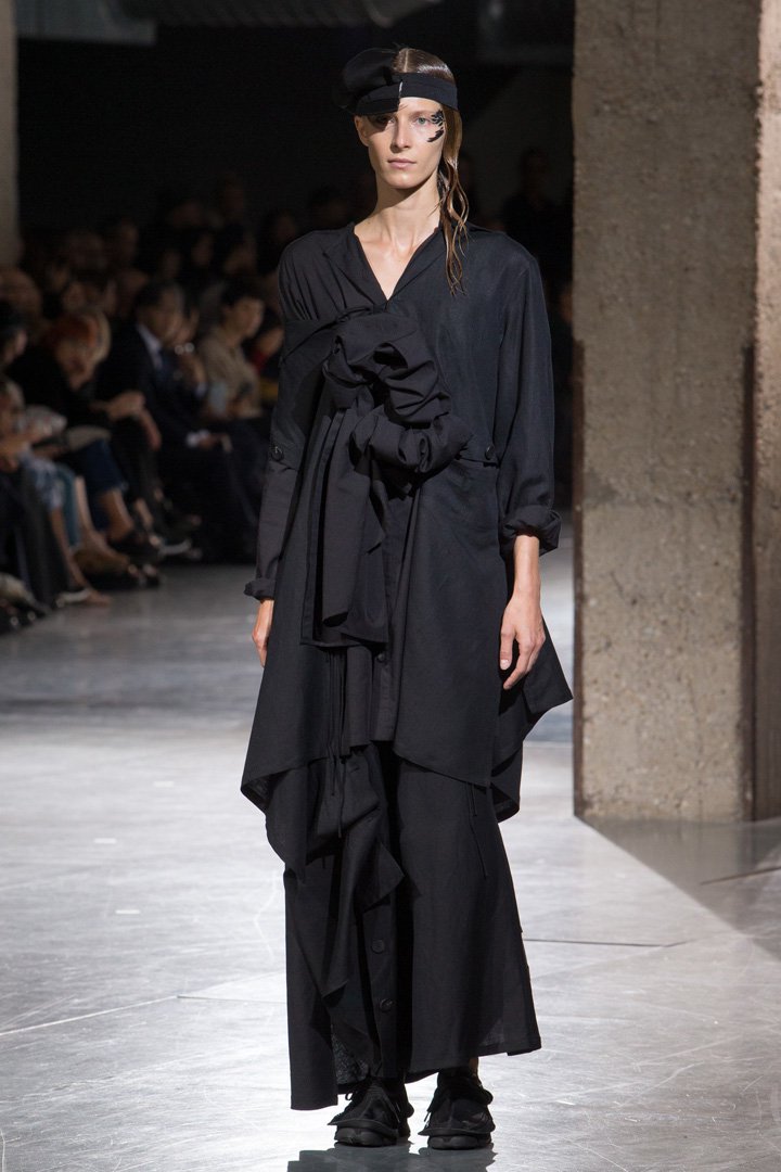 Yohji Yamamoto（山本耀司）2024巴黎时装周时装秀