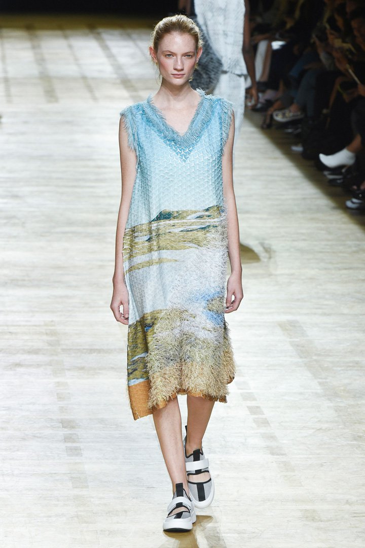 Issey Miyake（三宅一生）2024巴黎时装周时装秀