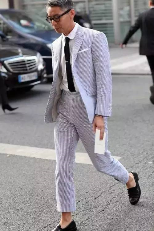 男士参加婚礼穿什么衣服? 夏天这么穿清爽又时髦
