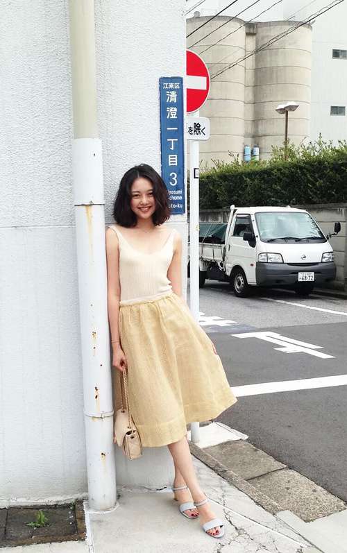2025夏季服装流行色 你与女神就差一个“莫兰迪色系”
