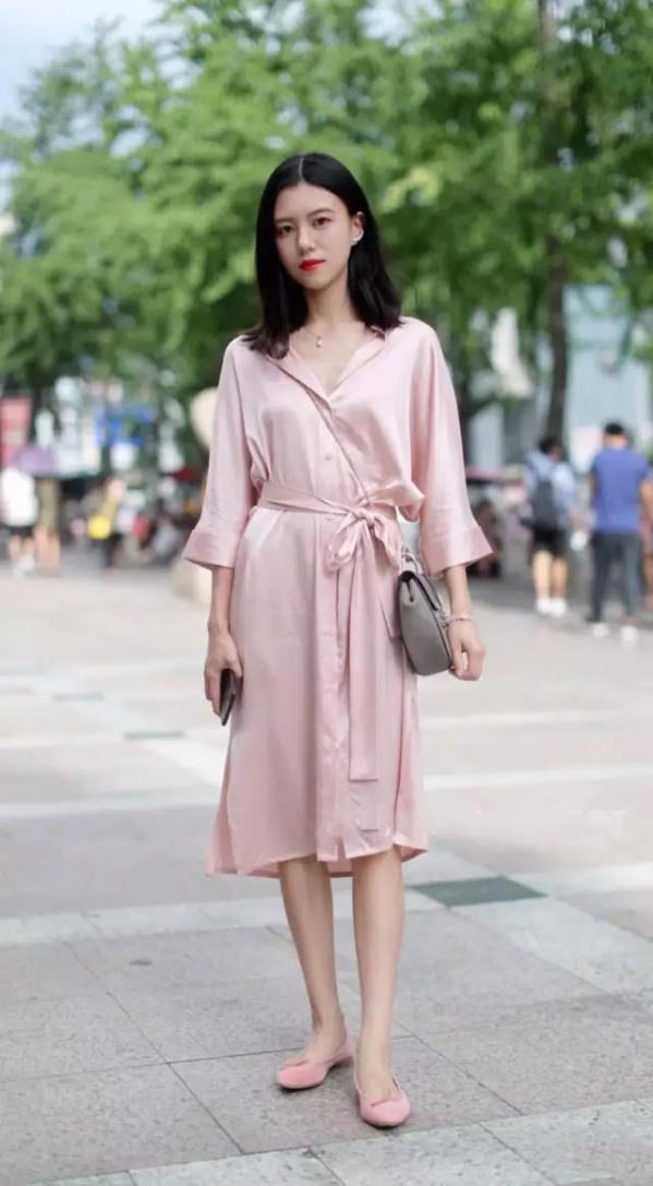 2025夏季服装流行色 你与女神就差一个“莫兰迪色系”