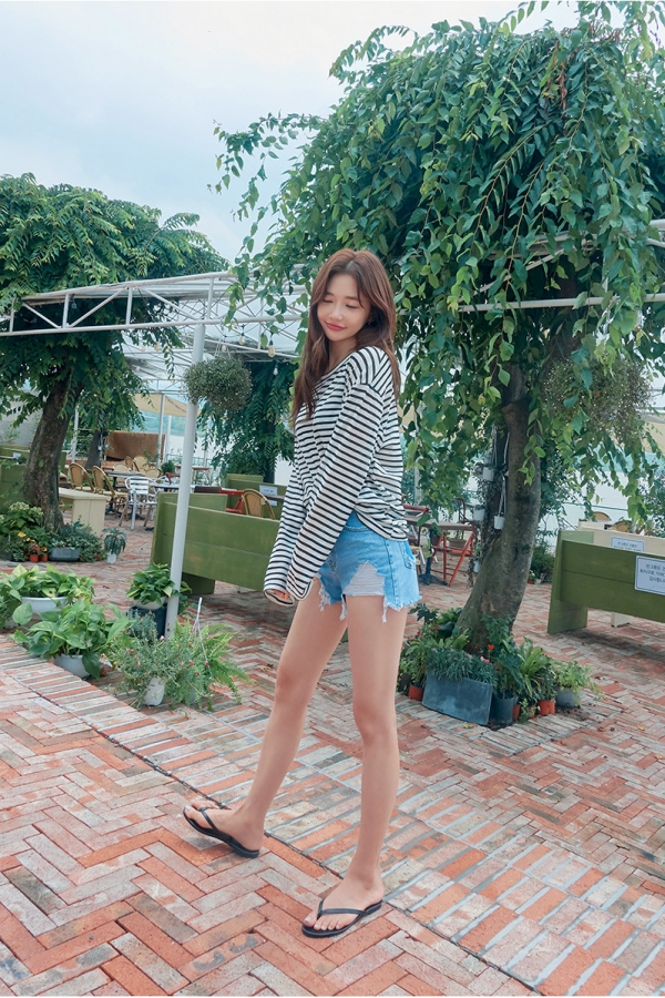 长袖条纹T恤女 打造文艺少女风