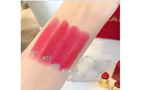 chanel2025圣诞口红 经典红色回归