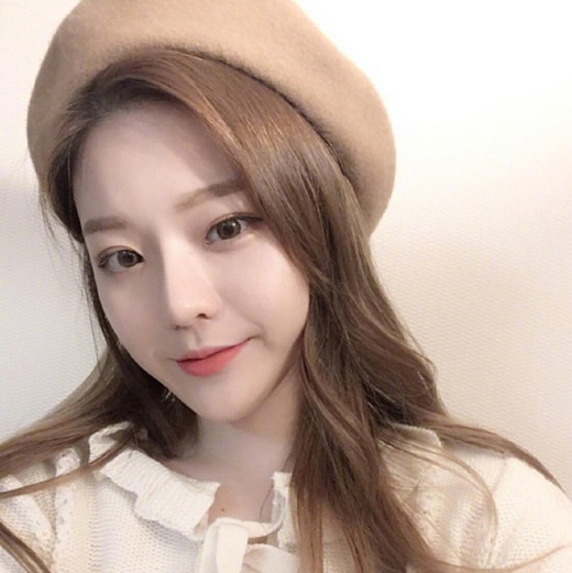 染发颜色2025女图片 时尚发色真显美范儿