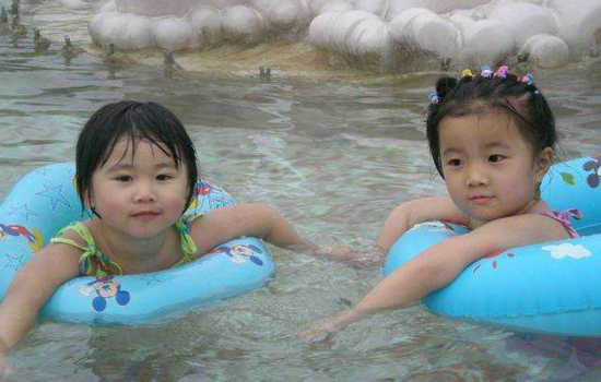 小孩可以泡温泉吗 0-3岁婴幼儿忌泡温泉