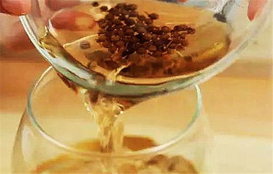 花椒盐水的功效与作用 治疗痔疮和脚气效果最佳