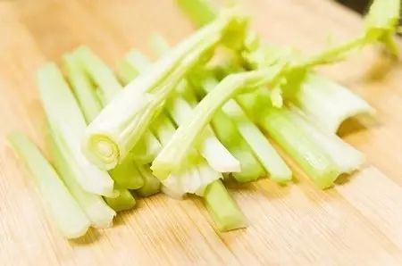吃什么食物降压  餐桌上的10款“降压药”