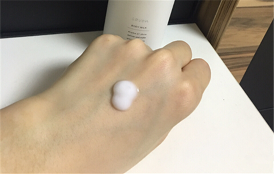 shiro身体乳好用吗 这么好看的身体乳你忍心错过吗