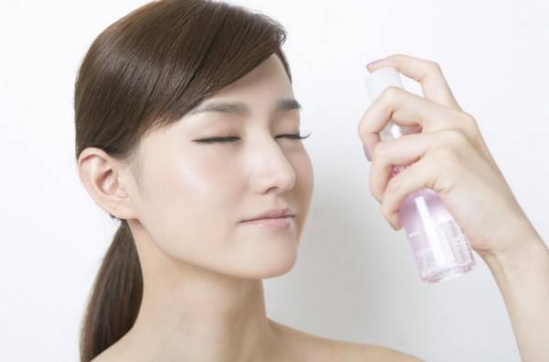 补水喷雾怎么用 补水喷雾有用吗