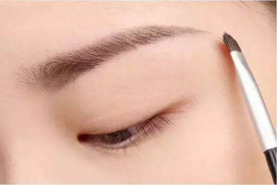 妆容教程 这两款妆容听说是2025最火热的喔