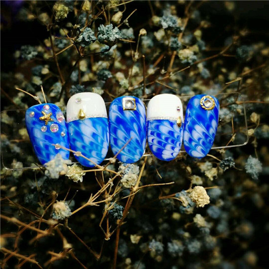 冬天拉染美甲图片 不只有咖啡可以拉花