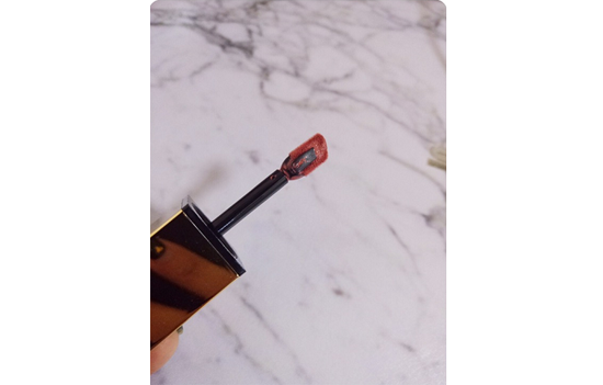 ysl哑光唇釉23号试色 温柔玫瑰豆沙色