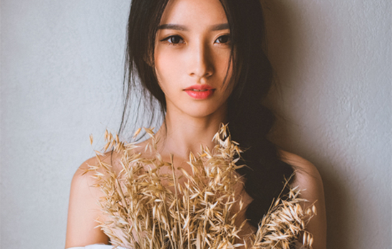 化妆为什么会起皮 找准五大原因解决底妆起皮