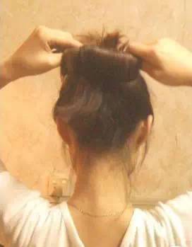 穿裙子要怎么扎头发才能更加美美哒？
