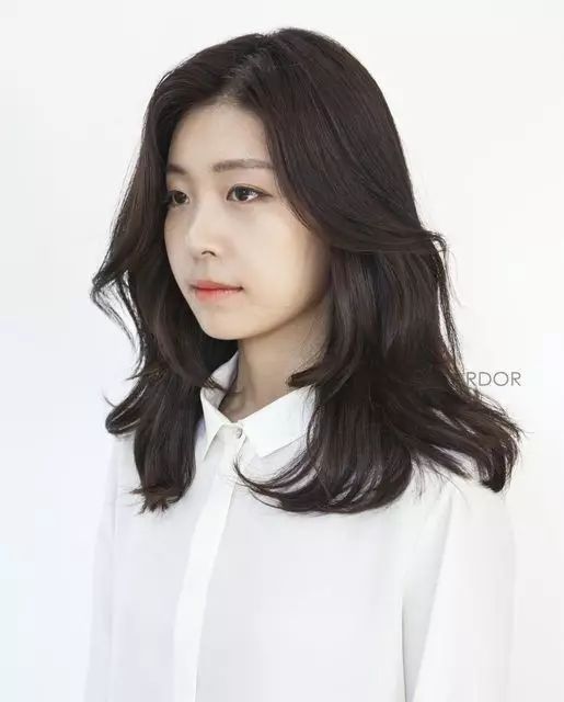 2025潮流女生发型合辑 换上立马变时髦