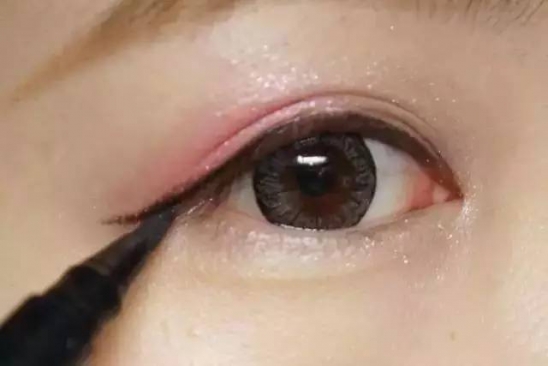 化妆技巧教程 六个化妆小技巧