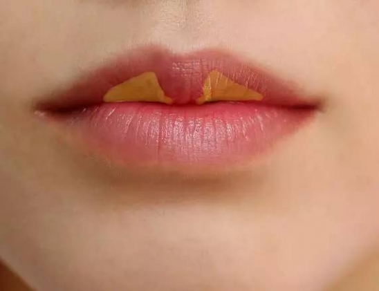 唇妆怎么画好看 教你画出标准唇形