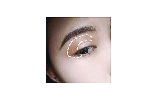 make up revolution桃花盘教程 桃花盘画桃花眼