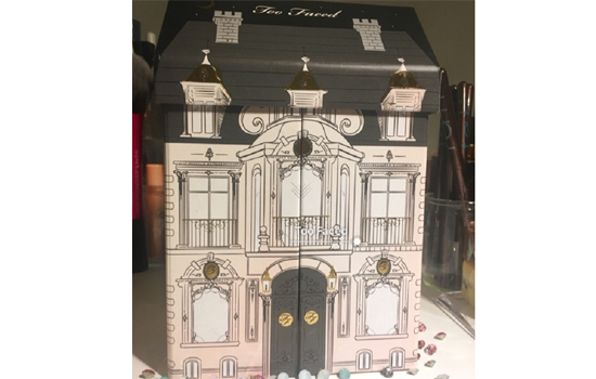 too faced2025圣诞套装 俘获少女心的限量眼影盘