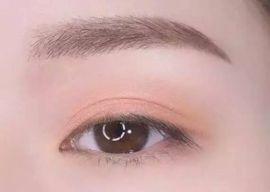 油皮怎么化妆不脱妆 大油田的化妆技巧秒哑光