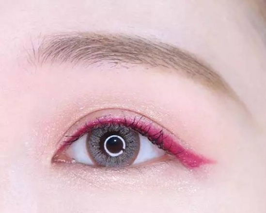 少女妆容画法 两款少女妆容年轻就该美美哒